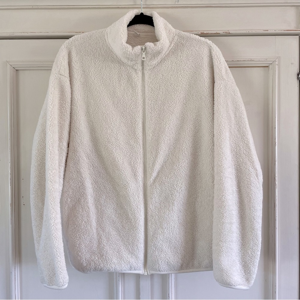 Uniqlo cream Sherpa zip up jacket